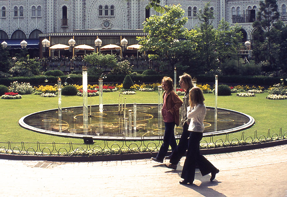 Scandanavian Holiday 2 0106